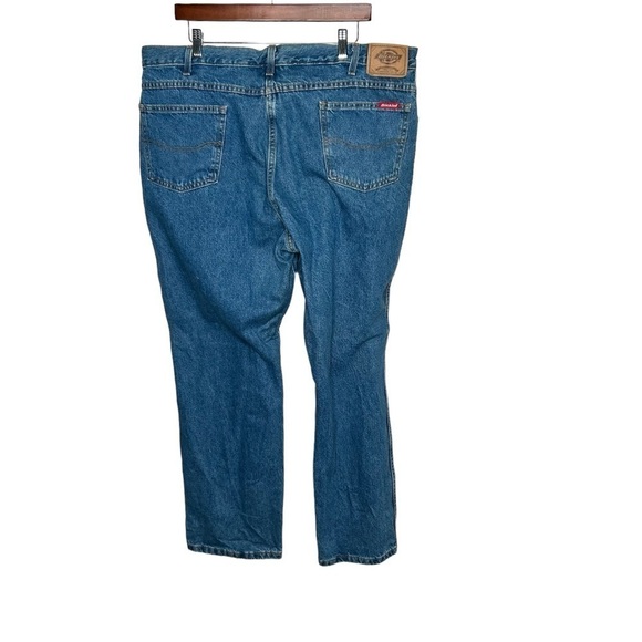Dickies Relaxed Fit Jeans Mens 42x30 Medium Blue Wash Straight Leg Denim Cotton - Picture 3 of 3